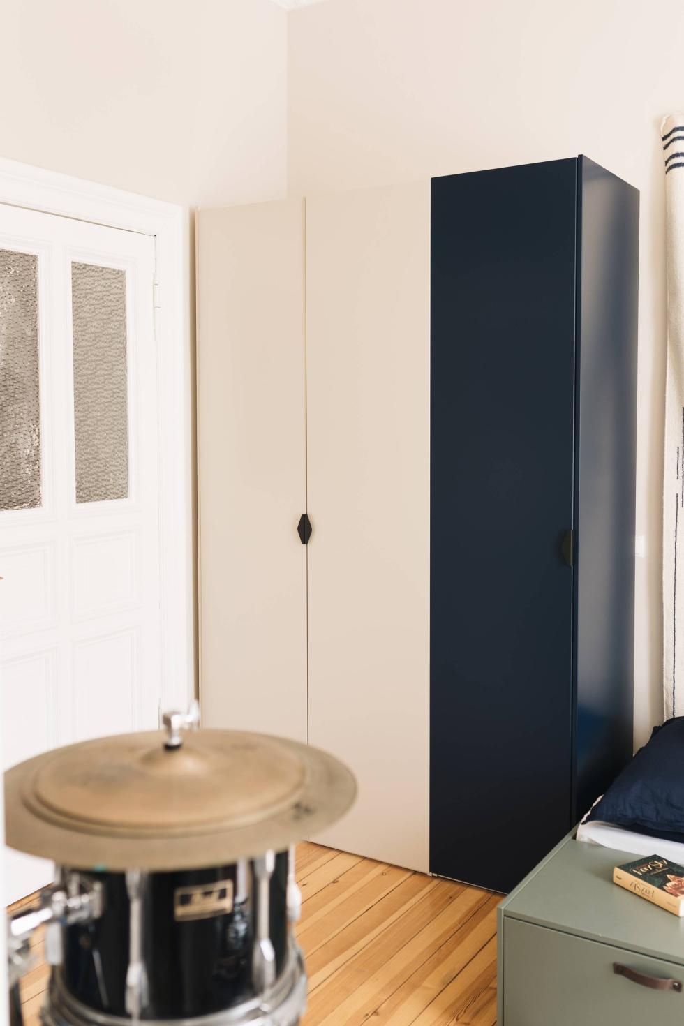 Tanja's son's room - Bleu nuit and Lin wardrobe