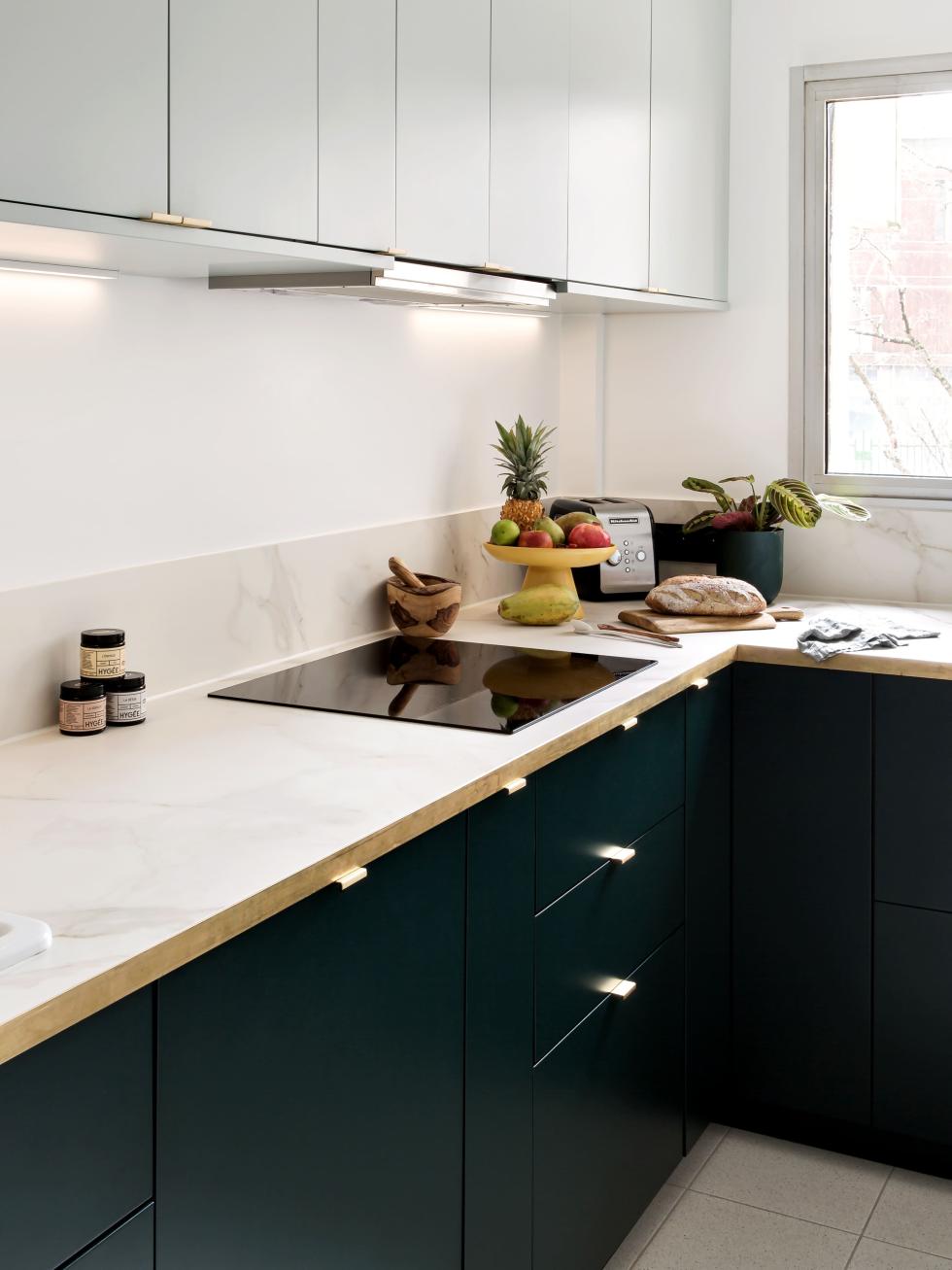 CUISINE BICOLORE SOMBRE FOREST AMANDIER GRISE