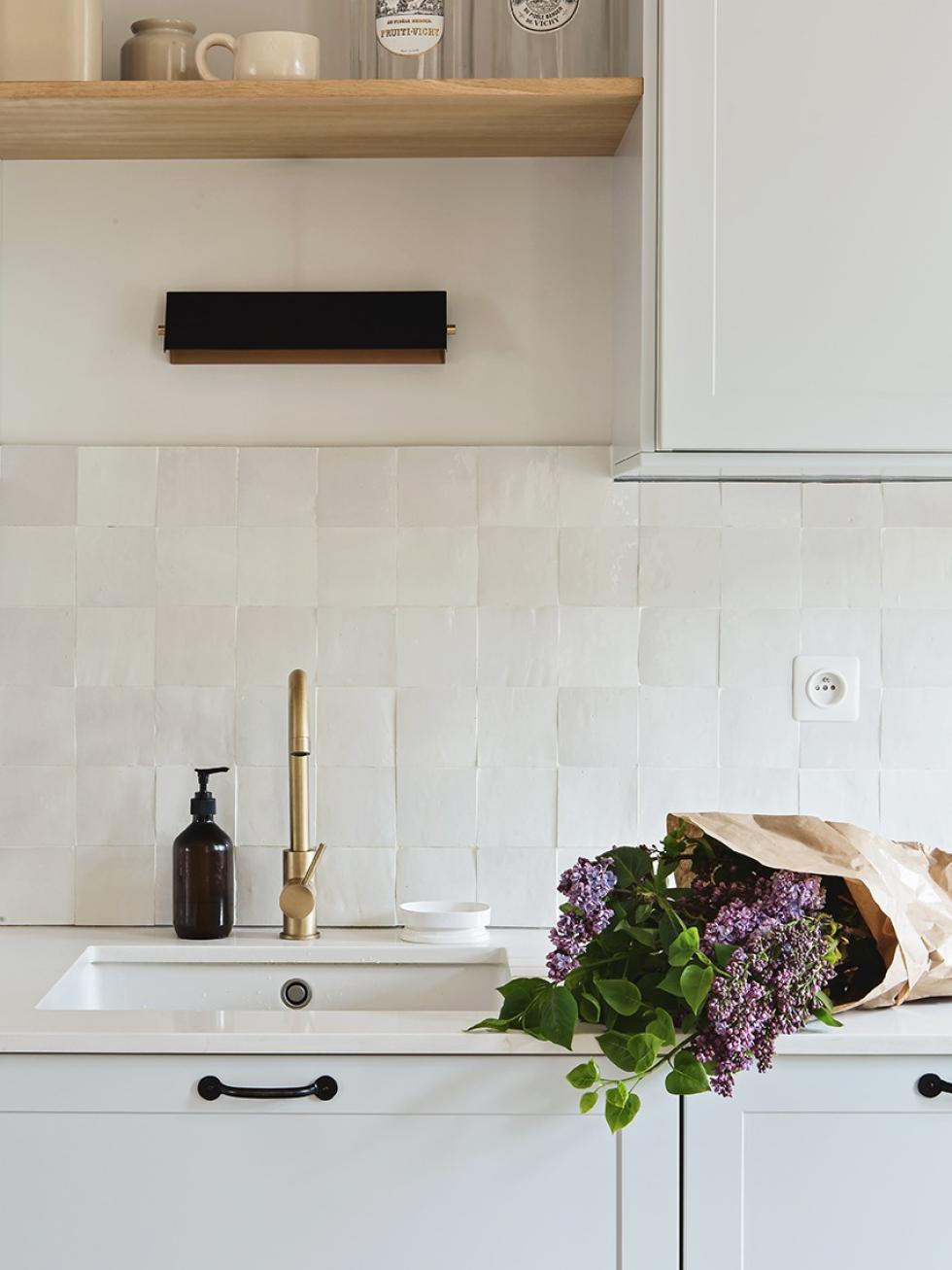 Projekt mit unseren Rahmenfronten in Mattlack “Gris nuage”, Mosaic Factory-Zelliges