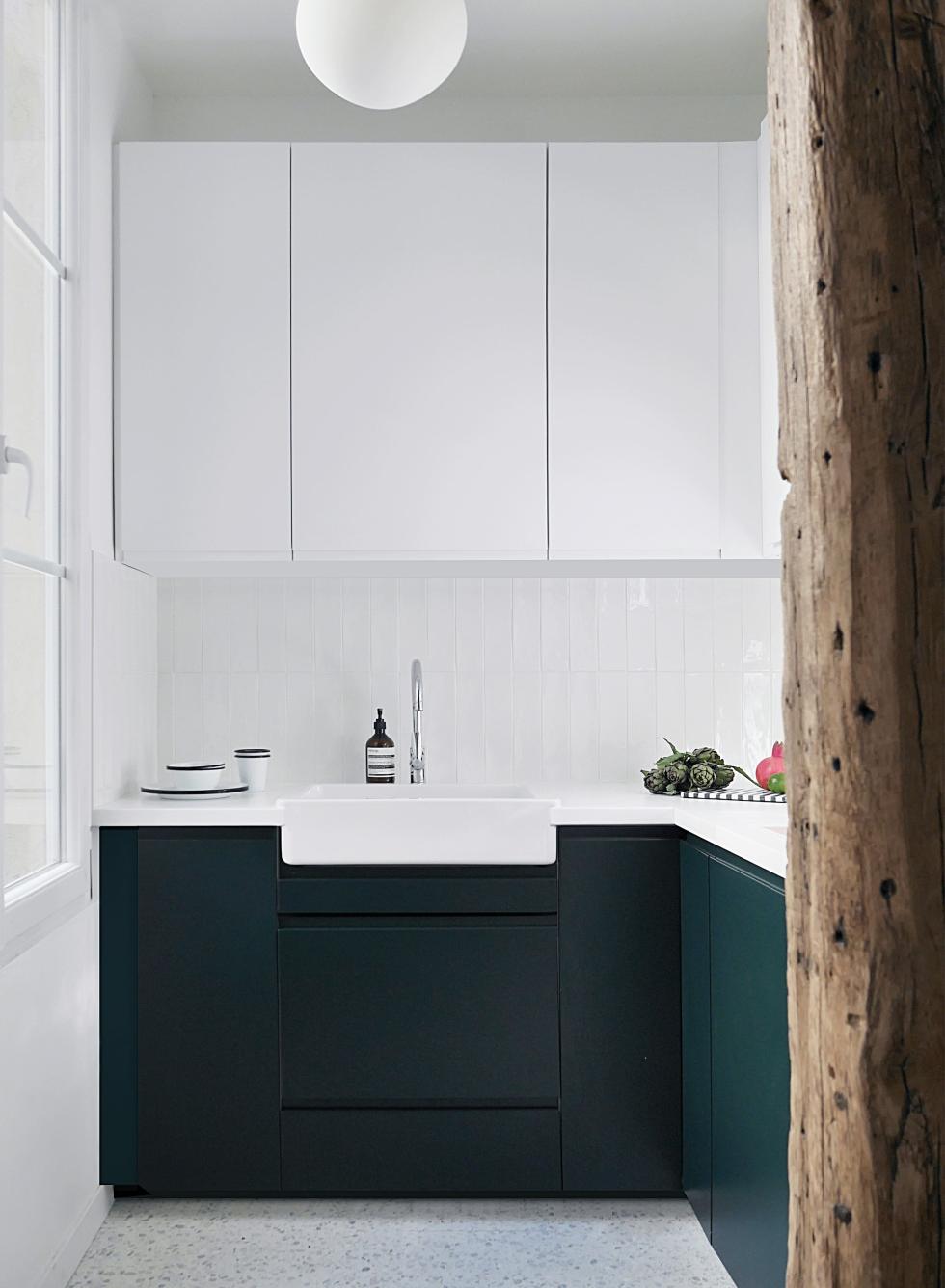 Kitchen in Green 02 - Sombre forest