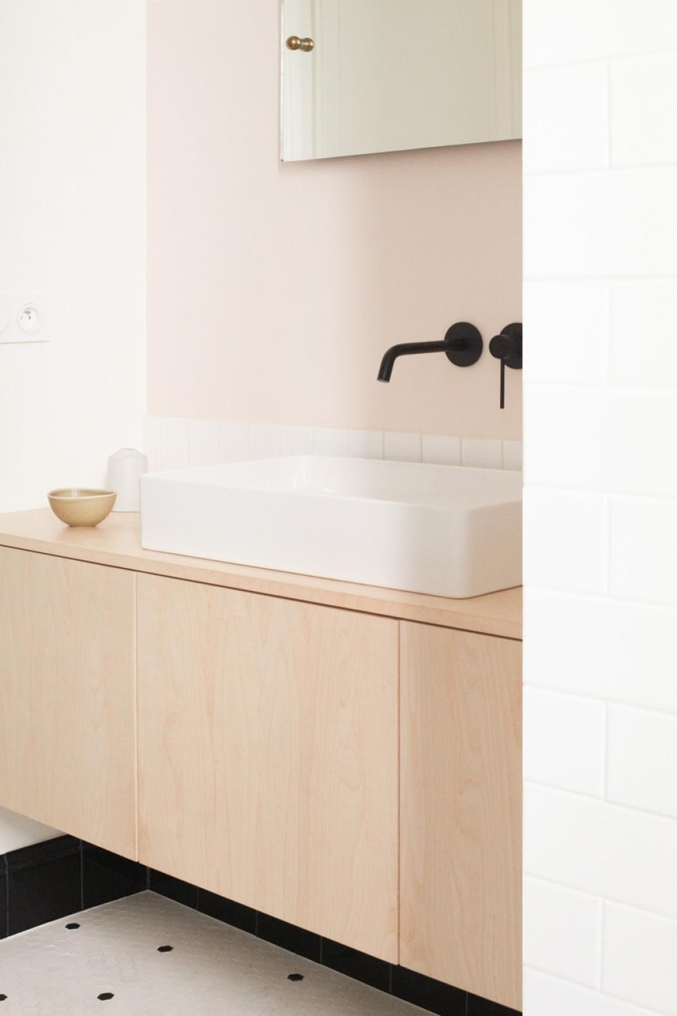 Salle de bain bois clair