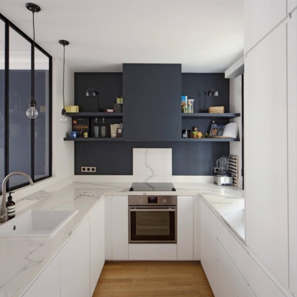 Cuisine blanche et noire non réalisée par Plum Living