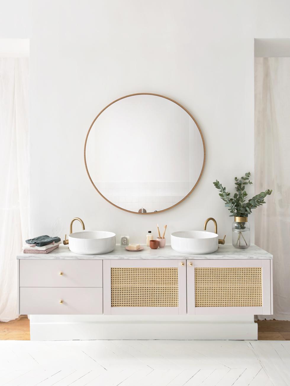 Salle de bain cannage beige rosé