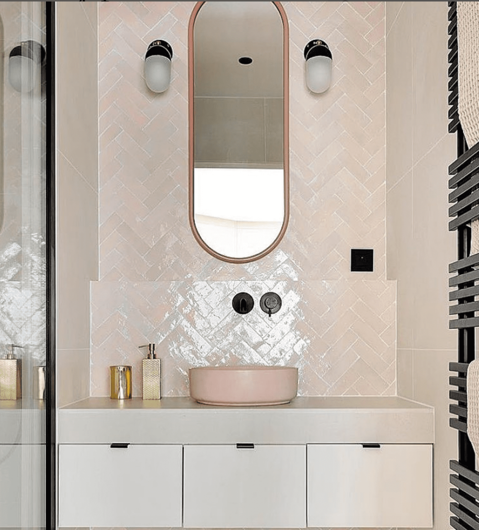 Salle de bain poudrée