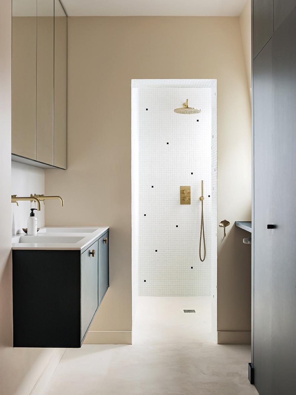 Home Tour, un duplex rénové par Cyrielle Wattinne, la salle de bain parentale