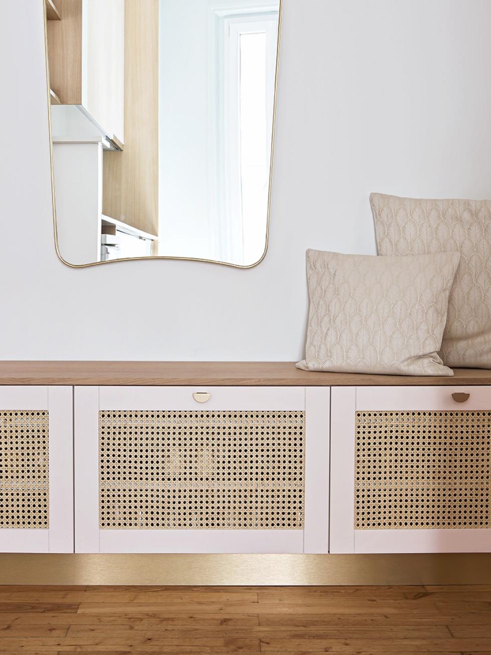 Banquette en cannage par Space Factory