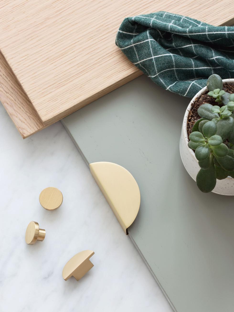 Moodboard: Lune brass handles