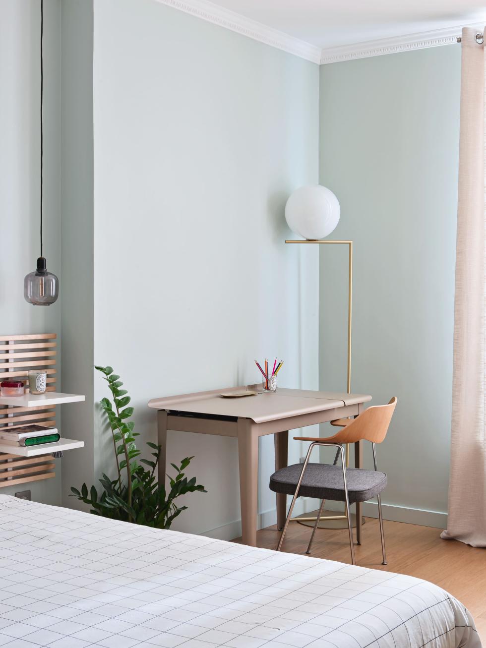 Bureau Amandier grisé