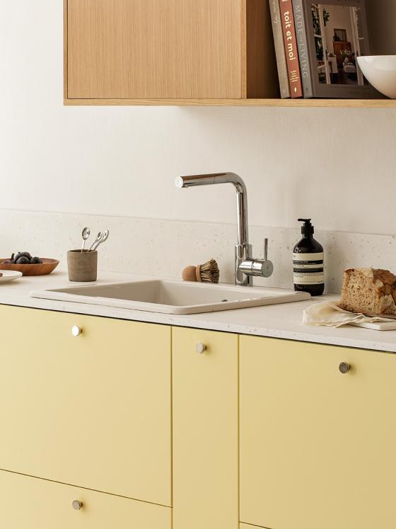 Cuisine Plum Living Lemonade et Chêne naturel