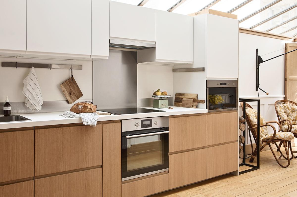 Kitchen in natural oak