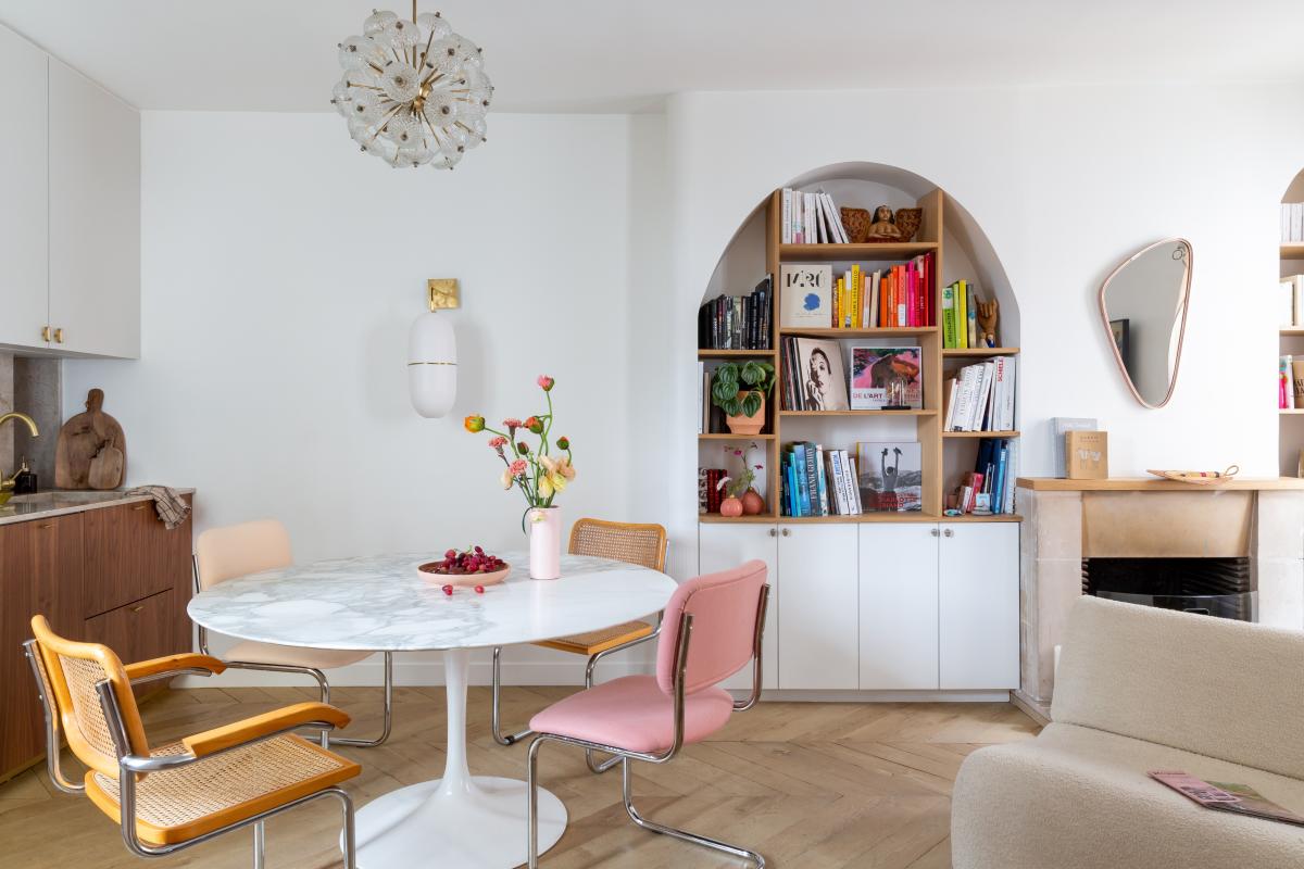 Retro-style living room